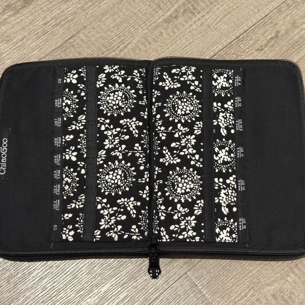 BRAND NEW ChiaoGoo Case for Circular Knitting Needles and Accessories - Picture 2 of 5